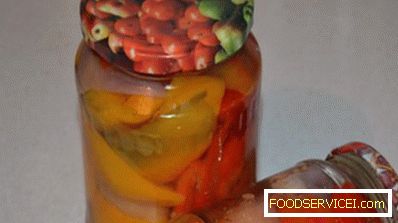 Kisele paprike sa belim lukom za zimu